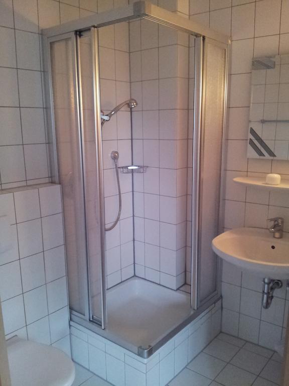ホテル Zur Frischen Quelle オーバーアスバッハ 部屋 写真